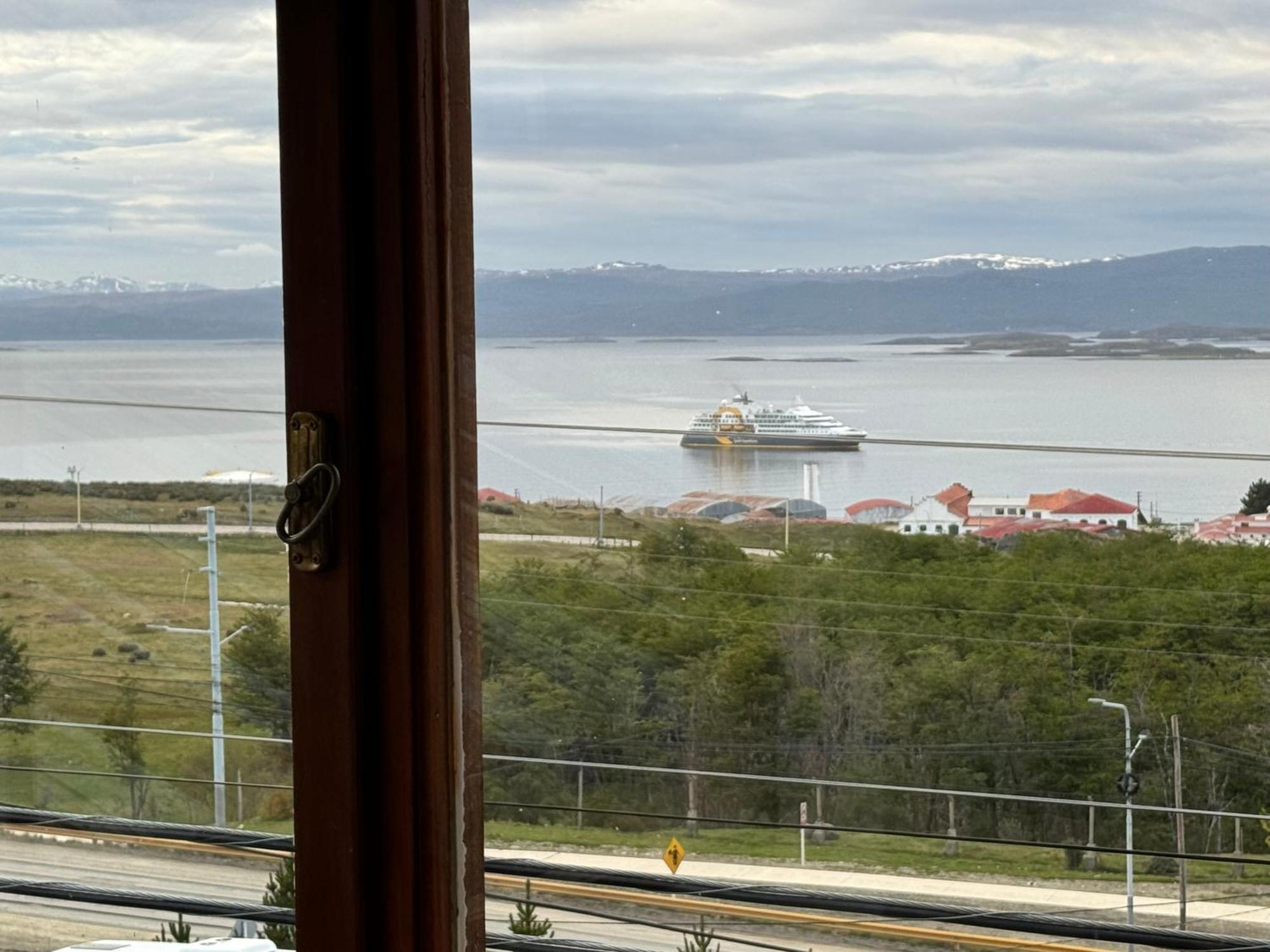 Mirando Al Canal Ushuaia Kültér fotó